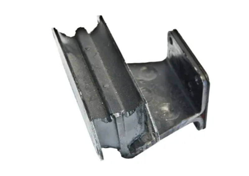 Подушка КПП Iveco E1/2 центральна (8582425)