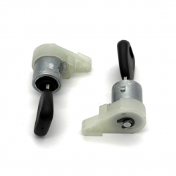 Личинка замка R Kangoo I передн лев/прав комплект 2 шт